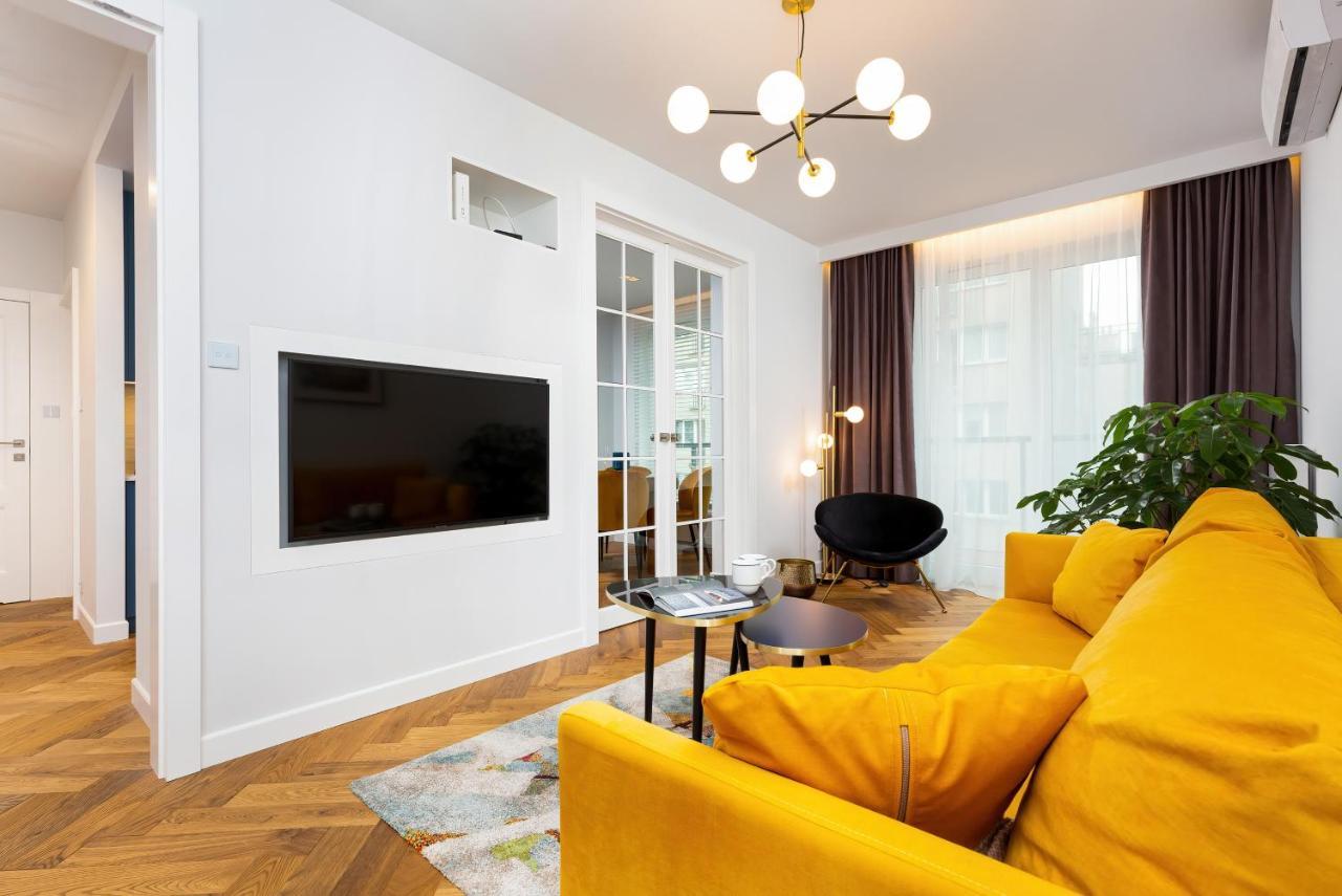 Sienna 65 Premium With Parking In By Renters Prestige Apartment *